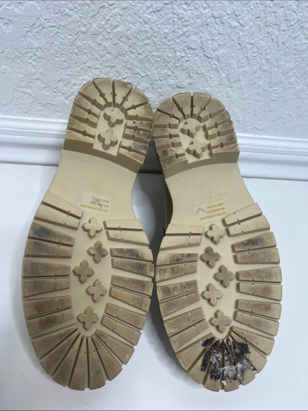 Tony Bianco Wiz Loafer Lug Sole Vanilla Capretto Leather Sz 7.5